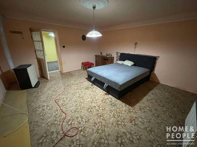 Eladó családi ház, Apátfalván 7.199 M Ft, 2 szobás