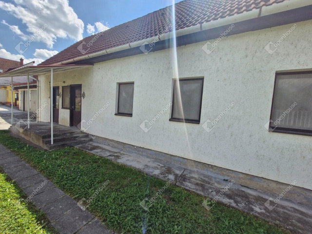 Kiadó ipari ingatlan, Kaposváron 300 E Ft / hó