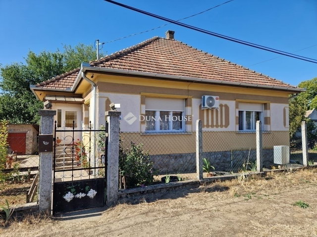 Eladó családi ház, Tápiószecsőn 68 M Ft, 3 szobás