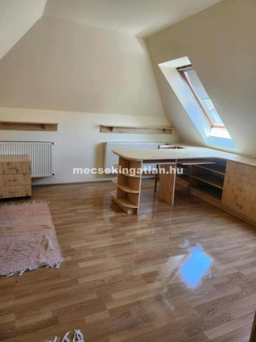 Kiadó téglalakás, albérlet, Pécsett 85 E Ft / hó, 1 szobás
