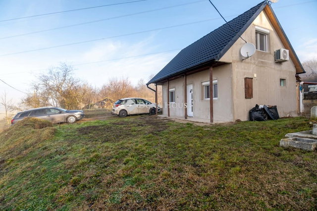 Eladó családi ház, Kajászón 29.5 M Ft, 2 szobás
