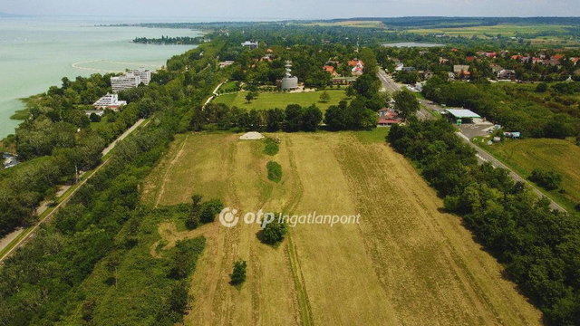 Eladó téglalakás, Balatonföldváron 155.7 M Ft, 3 szobás