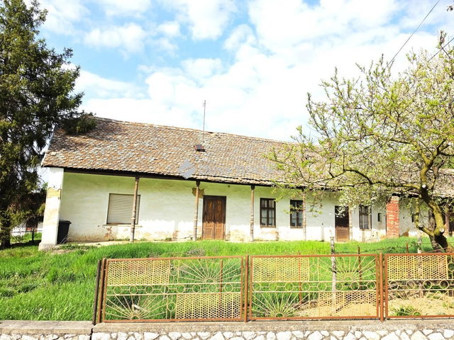 Eladó családi ház, Hőgyészen 6.9 M Ft, 3 szobás