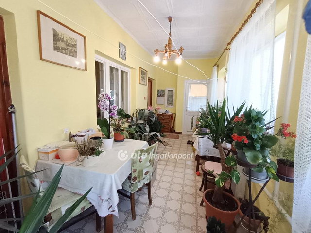 Eladó családi ház, Szentesen 45 M Ft, 3 szobás