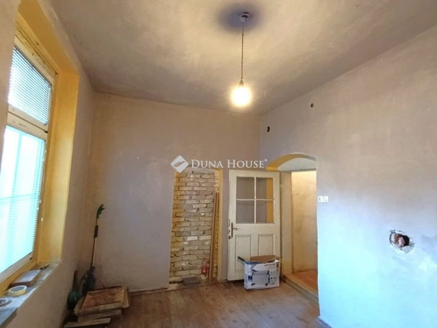 Eladó családi ház, Dunaszekcsőn 8.9 M Ft, 3 szobás