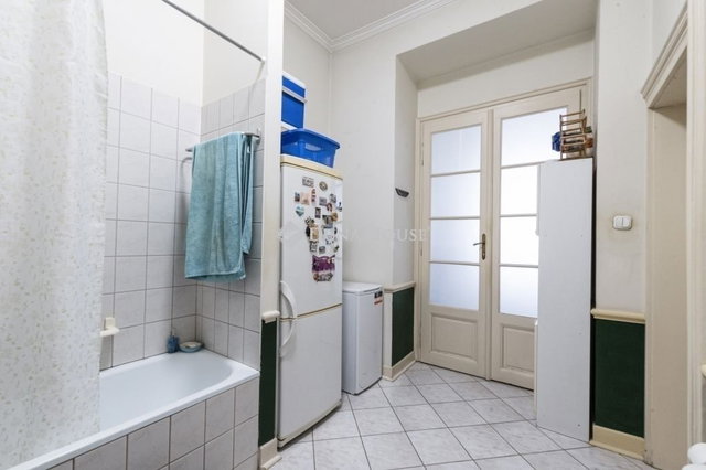 Eladó téglalakás, Budapesten, VI. kerületben 99.8 M Ft, 3 szobás