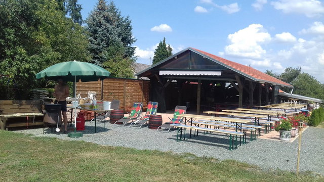 Eladó üzlethelyiség, Felsőcsatáron 64 M Ft, 2 szobás