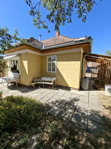 Eladó családi ház, Balatonkenesén 89 M Ft, 2 szobás