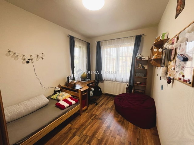 Eladó családi ház, Pilisvörösváron 199 M Ft, 6 szobás