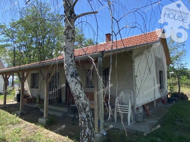 Eladó családi ház, Kiskunmajsán 25.9 M Ft, 2 szobás