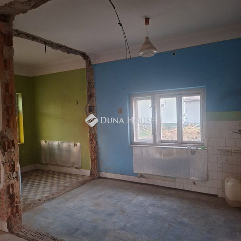 Eladó családi ház, Tiszacsegén 14.9 M Ft, 2 szobás