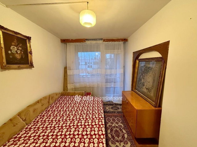 Eladó panellakás, Miskolcon 32.99 M Ft, 2+1 szobás