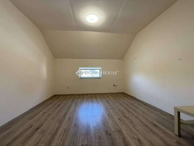 Eladó téglalakás, Cegléden, Furulya utcában 23 M Ft, 1 szobás