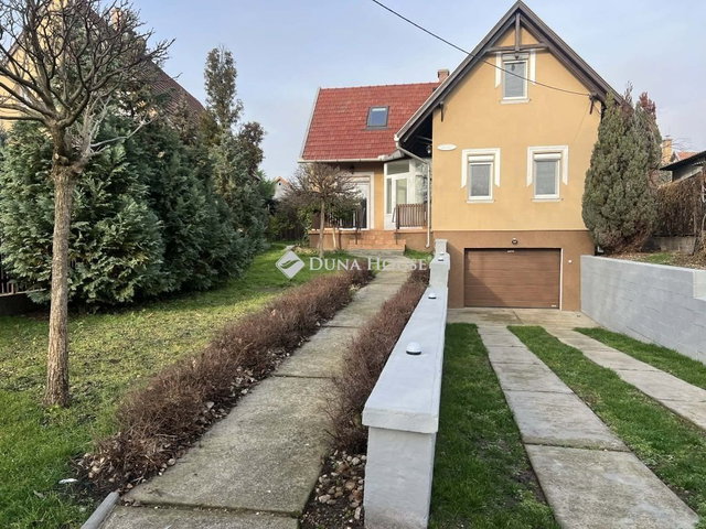 Eladó családi ház, Jászberényben 79.9 M Ft, 4 szobás
