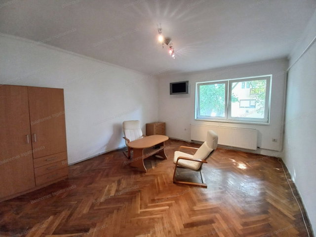 Eladó téglalakás, Siófokon 58 M Ft, 2 szobás