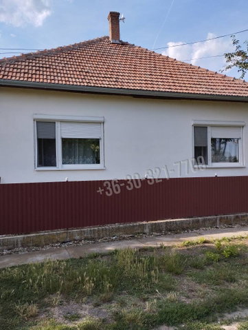 Eladó téglalakás, Sarkadkeresztúron 16 M Ft, 3 szobás