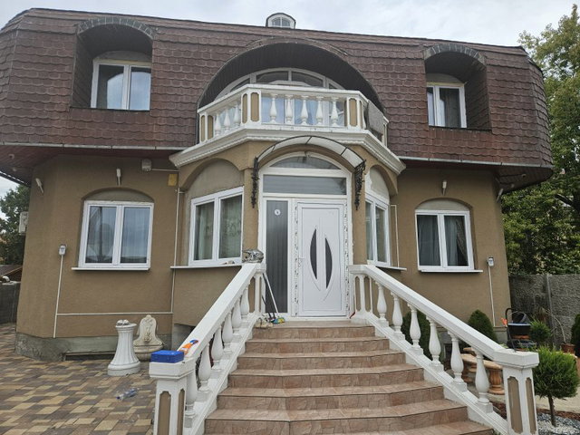 Eladó családi ház, Ercsiben 105 M Ft, 6 szobás