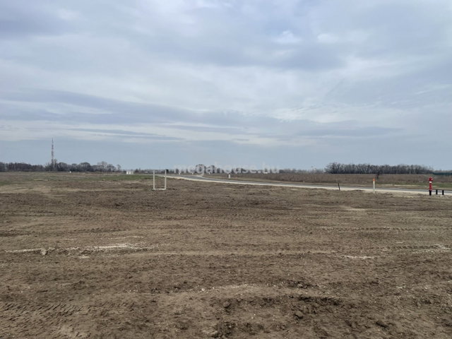 Eladó ipari ingatlan, Szabadbattyánban 221.3 M Ft