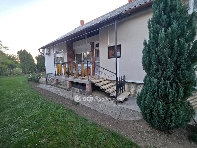 Eladó családi ház, Gecsén 65 M Ft, 4 szobás