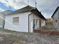Eladó családi ház, Lábatlanon 24.5 M Ft, 3 szobás