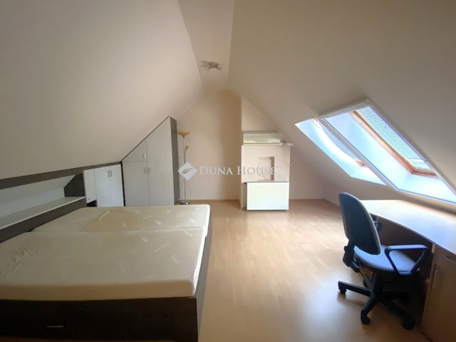 Eladó téglalakás, Békéscsabán 34.9 M Ft, 2 szobás