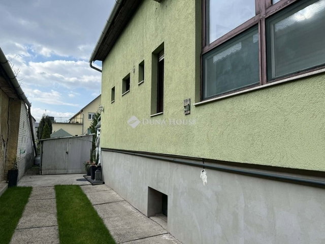 Eladó családi ház, Dunaharasztin 76 M Ft, 3 szobás