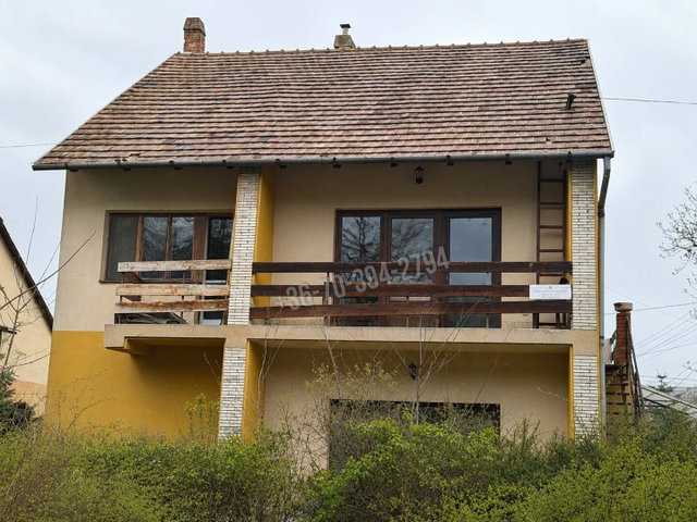 Eladó családi ház, Tatán 119 M Ft, 5 szobás