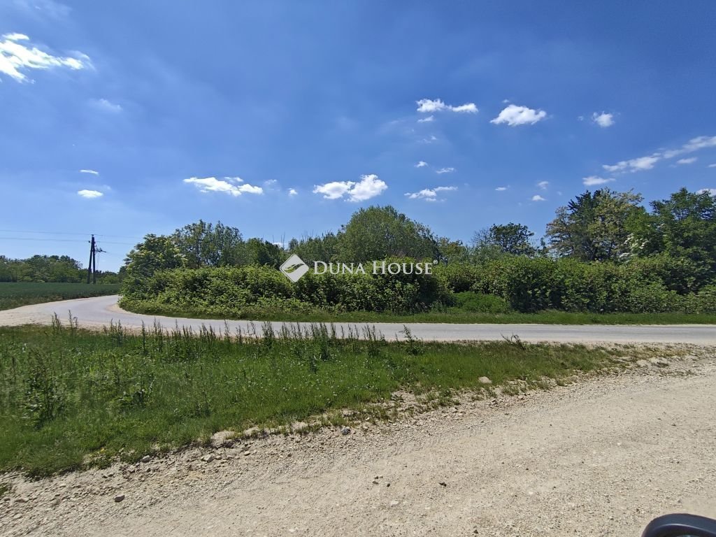 7608m² · 22.000.000 ft