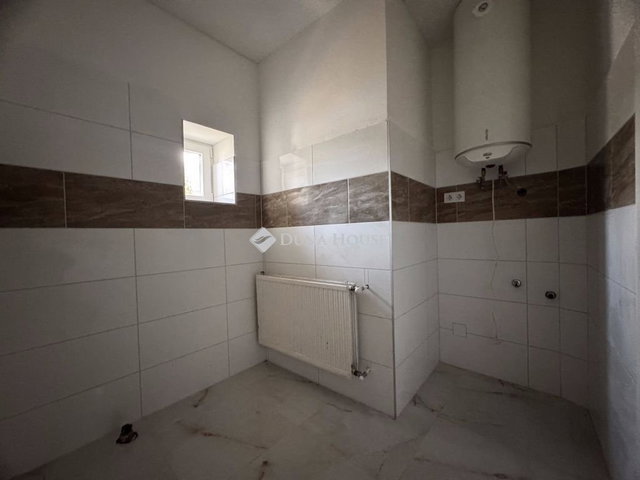 Eladó családi ház, Győrzámolyon 94.9 M Ft, 4 szobás