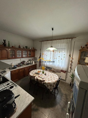 Eladó családi ház, Kaposváron, Eger utcában 68 M Ft, 5 szobás