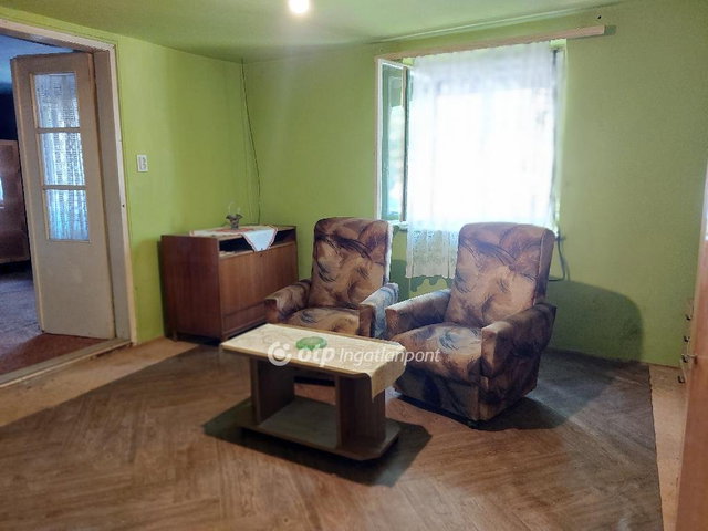 Eladó családi ház, Csongrádon 10.5 M Ft, 3 szobás