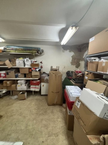 Eladó üzlethelyiség, Szombathelyen 9.5 M Ft, 6 szobás