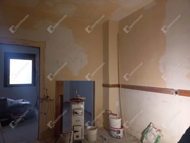 Eladó családi ház, Tatabányán 14.5 M Ft, 2 szobás