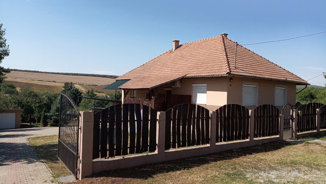 Eladó családi ház, Kállón 38 M Ft, 4+1 szobás