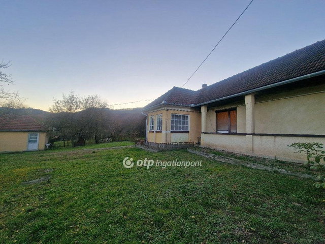 Eladó családi ház, Bózsván 35 M Ft, 4 szobás