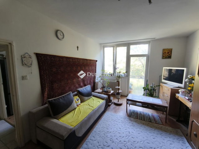 Eladó téglalakás, Tatabányán, Komáromi utcában 31.49 M Ft