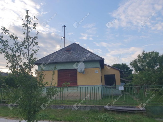 Eladó családi ház, Kálmáncsán 5.5 M Ft, 2 szobás