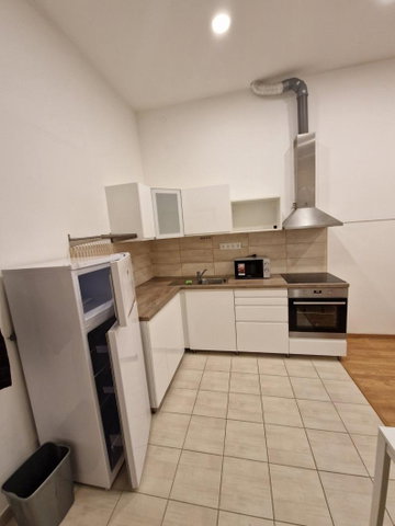 Kiadó téglalakás, albérlet, Komáromban 200 E Ft / hó