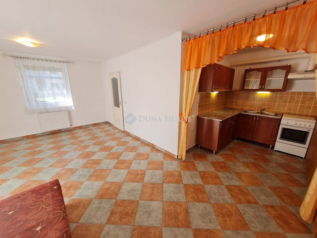 Kiadó téglalakás, albérlet, Balatonfűzfőn 160 E Ft / hó