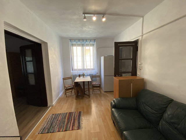 Eladó családi ház, Szegeden 42 M Ft, 2 szobás