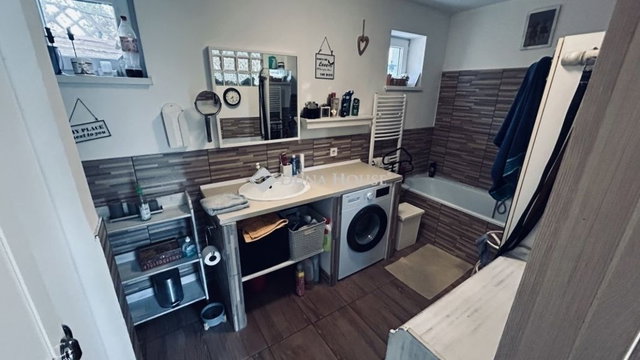 Eladó családi ház, Csömörön 130 M Ft, 2 szobás