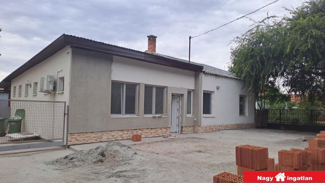 Eladó családi ház, Örkényen 50 M Ft, 3 szobás