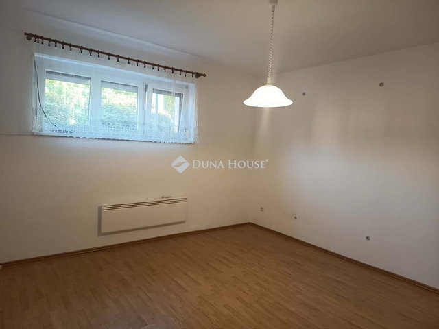 Eladó téglalakás, Sopronban 33.9 M Ft, 1 szobás