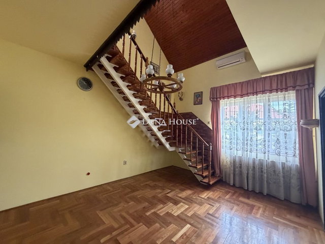 Eladó családi ház, Győrött 134.99 M Ft, 5 szobás