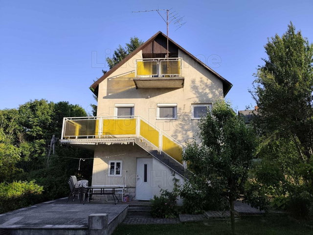 Eladó nyaraló, Balatonalmádiban 79.9 M Ft, 4 szobás