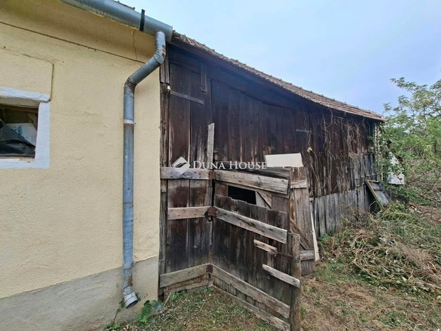 Eladó családi ház, Vágon 18 M Ft, 2 szobás