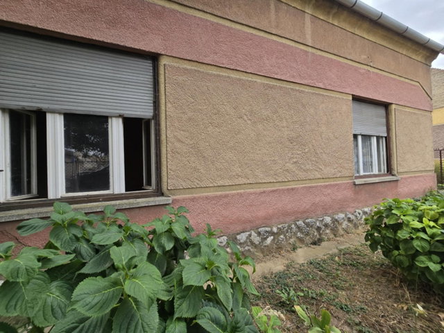 Eladó családi ház, Dombóváron 25 M Ft, 4 szobás