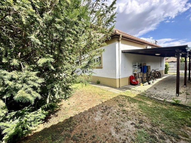 Eladó családi ház, Kecskeméten 99.5 M Ft, 3 szobás