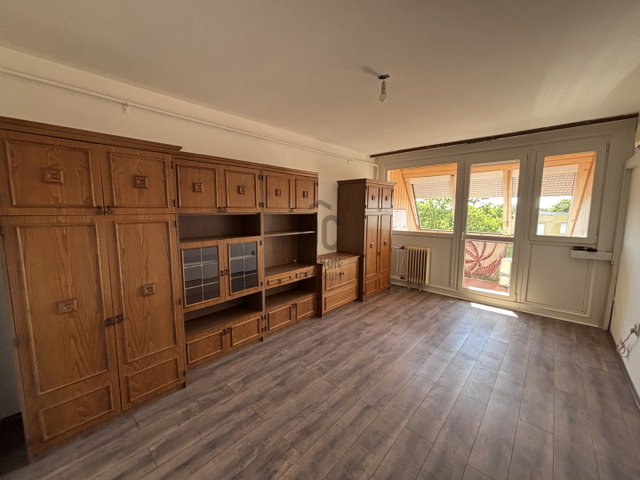 Eladó panellakás, Dombóváron 28.99 M Ft, 3 szobás