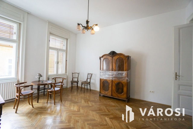 Eladó családi ház, Győrött 195 M Ft, 7 szobás